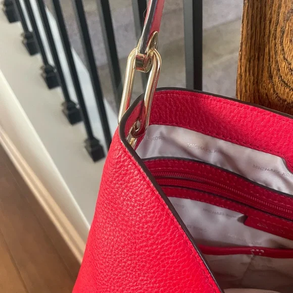Michael Kors Raven Shoulder Tote Bag Red Pebbled Leather Gold Hardware NWOT - Picture 11 of 11